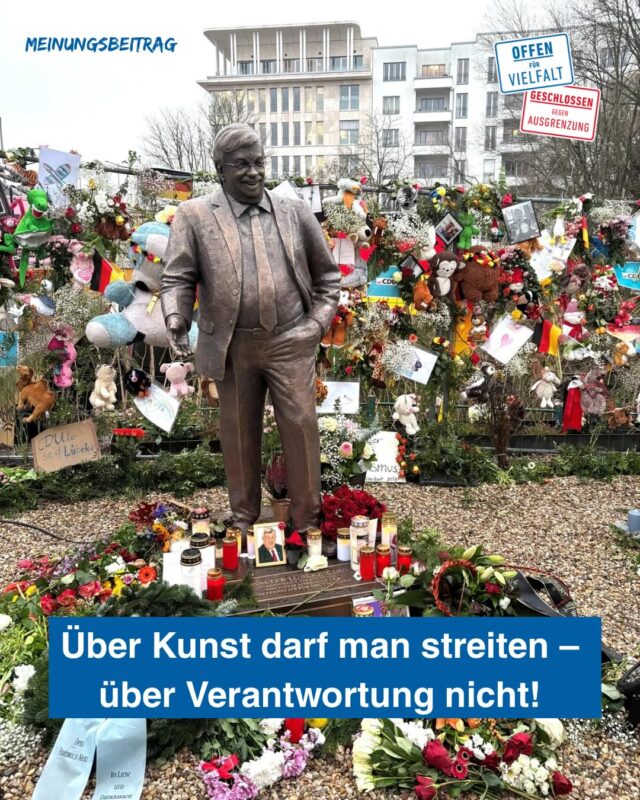 Über Politik und auch über Kunst kann man streiten. Genau dazu ist sie da. Sie provoziert, stört, zwingt zur Auseinandersetzung. Auch die Aktion des Zentrums für Politische Schönheit rund um das Walter-Lübcke-Denkmal vor der CDU-Parteizentrale in Berlin tut das. Und ja: Man kann über Form, Ton und Angemessenheit zu Recht diskutieren. Entscheidend ist jedoch das Ziel der Aktion – und dieses Ziel ist nachvollziehbar. Und notwendig. Ein Meinungsbeitrag des Vorsitzenden der Demokratie-Initiative Offen für Vielfalt e.V., Michael Sasse, findet ihr auf unserer Website. Link in der Story.

#offenfuervielfalt #walterlübcke #demokratie #demokraten #cdu